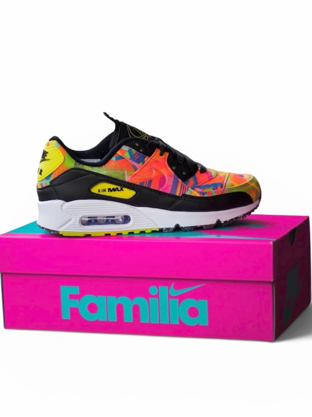 🆕 Nike Air Max 90 x LHM ‘Familia’